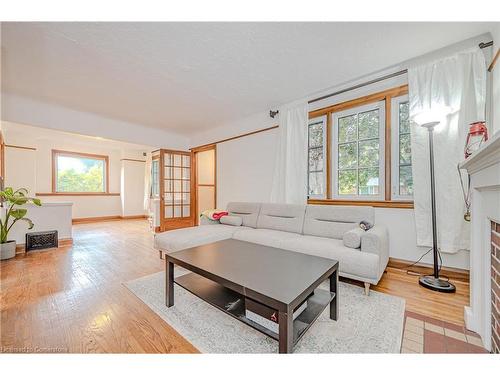 978 North Shore Boulevard W, Burlington, ON - Indoor Photo Showing Living Room With Fireplace