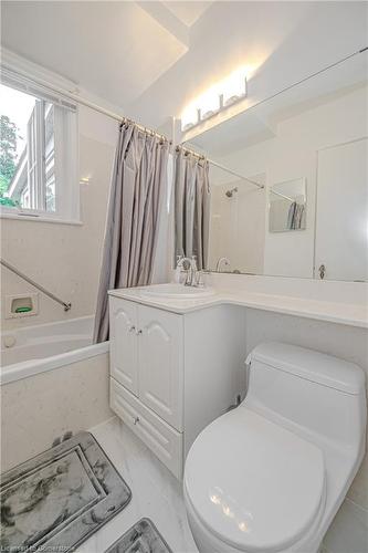 978 North Shore Boulevard W, Burlington, ON - Indoor Photo Showing Bathroom