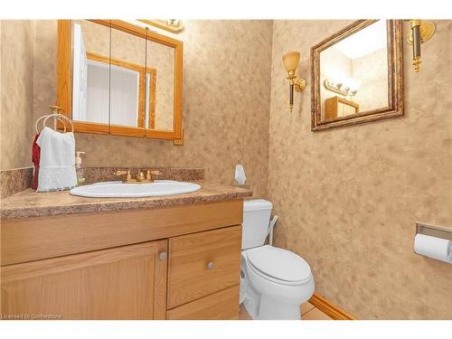 62 Bridlewood Drive, Dundas, ON - Indoor Photo Showing Bathroom