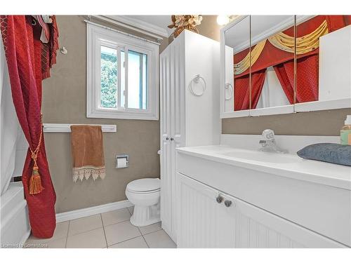 62 Bridlewood Drive, Dundas, ON - Indoor Photo Showing Bathroom