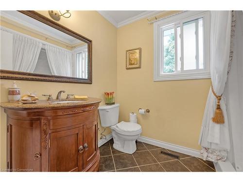 62 Bridlewood Drive, Dundas, ON - Indoor Photo Showing Bathroom