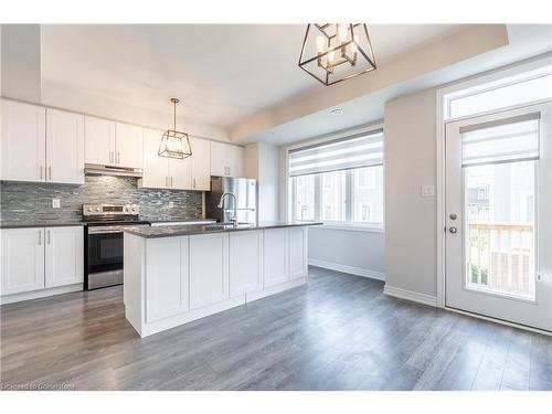 12 Rapids Lane, Hamilton, ON - Indoor Photo Showing Kitchen With Upgraded Kitchen