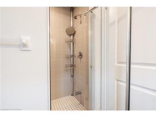 12 Rapids Lane, Hamilton, ON - Indoor Photo Showing Bathroom