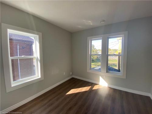 3-29 Marlborough Street, Brantford, ON - Indoor Photo Showing Other Room