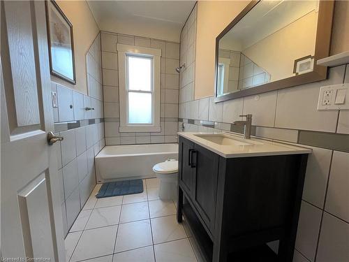 1-801 Upper Wellington Street, Hamilton, ON - Indoor Photo Showing Bathroom