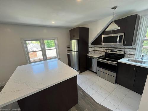 1-801 Upper Wellington Street, Hamilton, ON - Indoor Photo Showing Kitchen