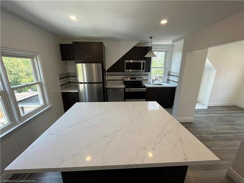 1-801 Upper Wellington Street, Hamilton, ON - Indoor Photo Showing Kitchen