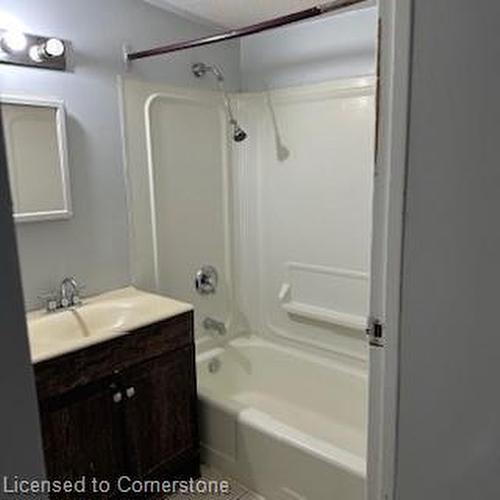 66 Eagle Avenue, Brantford, ON - Indoor Photo Showing Bathroom