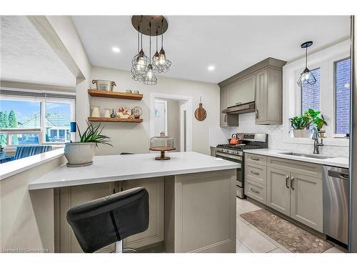 130 Garside Avenue S, Hamilton, ON - Indoor Photo Showing Kitchen With Upgraded Kitchen