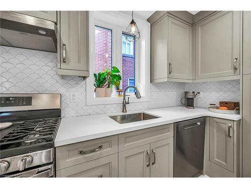 130 Garside Avenue S, Hamilton, ON - Indoor Photo Showing Kitchen