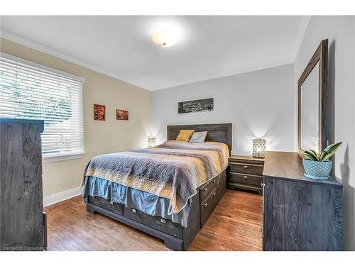 130 Garside Avenue S, Hamilton, ON - Indoor Photo Showing Bedroom