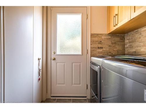 163 Watsons Lane, Dundas, ON - Indoor Photo Showing Laundry Room