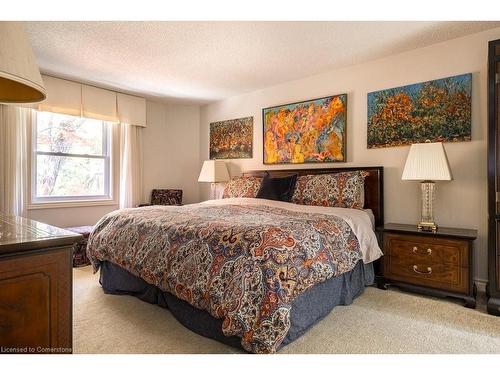 163 Watsons Lane, Dundas, ON - Indoor Photo Showing Bedroom