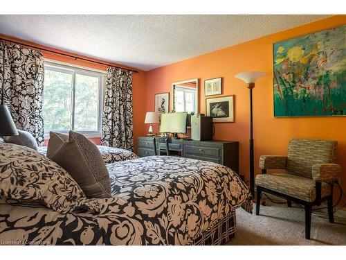 163 Watsons Lane, Dundas, ON - Indoor Photo Showing Bedroom