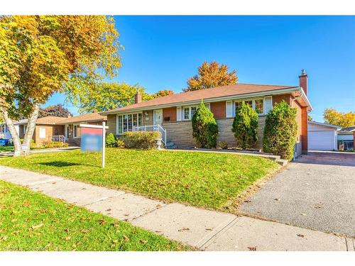 615 Cumberland Avenue, Burlington, ON - Outdoor With Facade