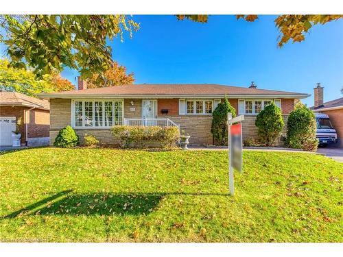 615 Cumberland Avenue, Burlington, ON - Outdoor With Facade