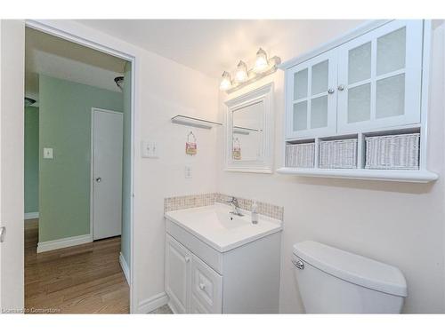 1008-2055 Upper Middle Road, Burlington, ON - Indoor Photo Showing Bathroom