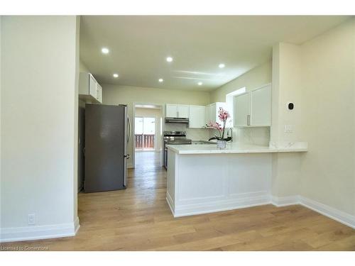 126 Evans Street, Hamilton, ON - Indoor Photo Showing Kitchen