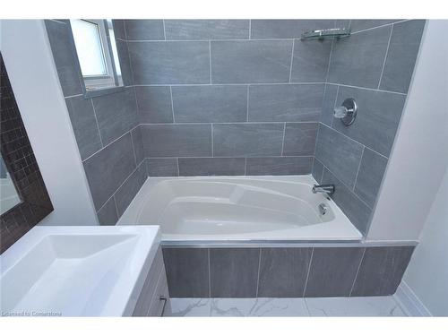 126 Evans Street, Hamilton, ON - Indoor Photo Showing Bathroom