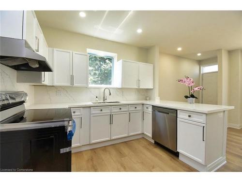 126 Evans Street, Hamilton, ON - Indoor Photo Showing Kitchen