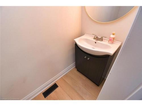 126 Evans Street, Hamilton, ON - Indoor Photo Showing Bathroom