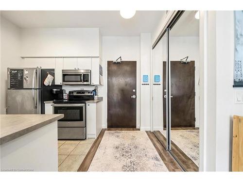 807-112 King Street E, Hamilton, ON - Indoor Photo Showing Kitchen