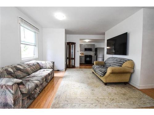 1374 Killaly Street E, Port Colborne, ON - Indoor Photo Showing Living Room