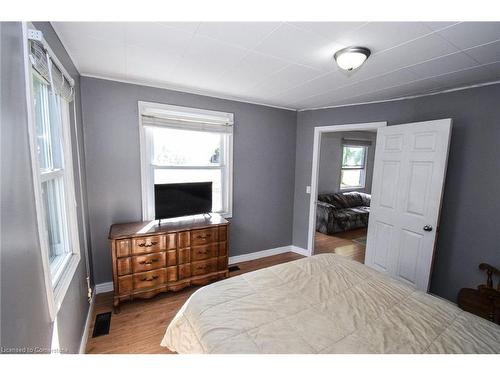 1374 Killaly Street E, Port Colborne, ON - Indoor Photo Showing Bedroom