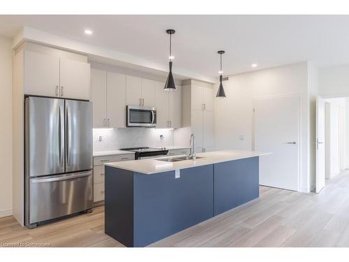 303-119 Lincoln Street, Welland, ON - Indoor Photo Showing Kitchen With Stainless Steel Kitchen With Double Sink With Upgraded Kitchen