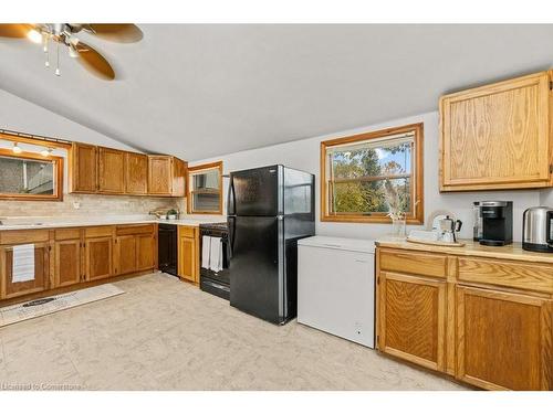 611 John St Street, Dunnville, ON - Indoor Photo Showing Kitchen