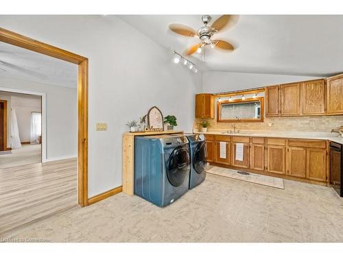 611 John St Street, Dunnville, ON - Indoor Photo Showing Laundry Room