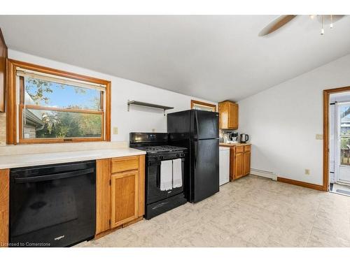 611 John St Street, Dunnville, ON - Indoor Photo Showing Kitchen