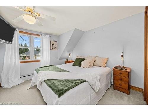 611 John St Street, Dunnville, ON - Indoor Photo Showing Bedroom