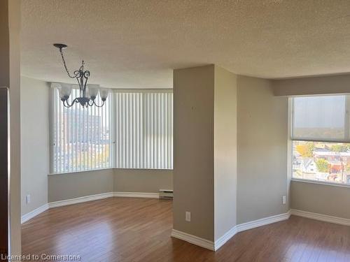 1211-7 Gale Crescent, St. Catharines, ON - Indoor Photo Showing Other Room