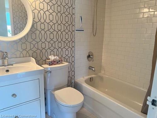 1211-7 Gale Crescent, St. Catharines, ON - Indoor Photo Showing Bathroom