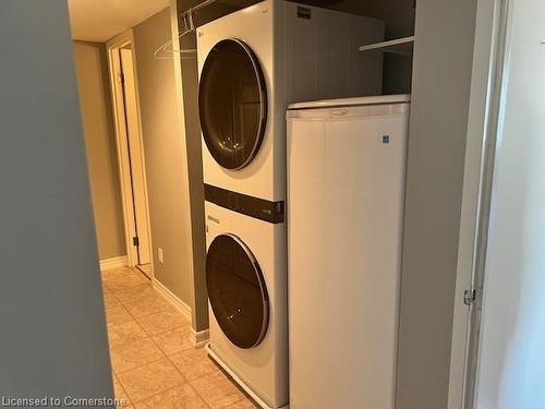 1211-7 Gale Crescent, St. Catharines, ON - Indoor Photo Showing Laundry Room