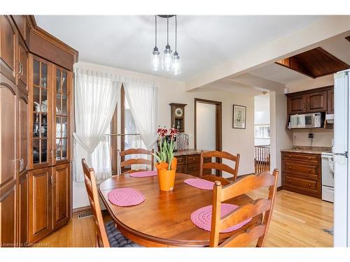 52 Greenmeadow Court, St. Catharines, ON - Indoor Photo Showing Dining Room