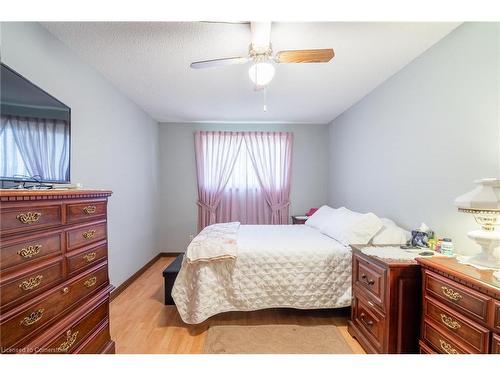 52 Greenmeadow Court, St. Catharines, ON - Indoor Photo Showing Bedroom