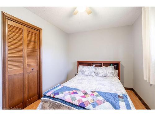 52 Greenmeadow Court, St. Catharines, ON - Indoor Photo Showing Bedroom