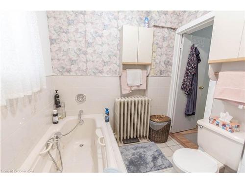 24 Burris Street, Hamilton, ON - Indoor Photo Showing Bathroom