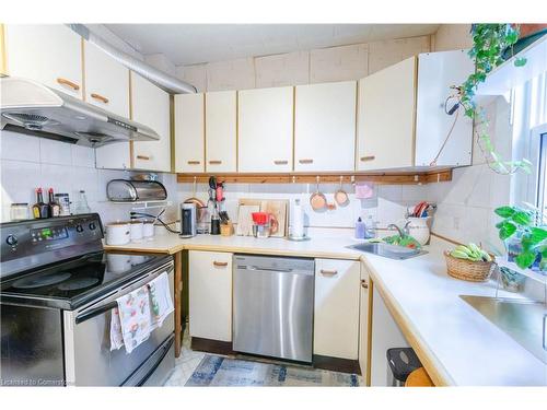 24 Burris Street, Hamilton, ON - Indoor Photo Showing Kitchen