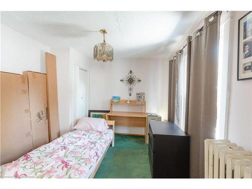 24 Burris Street, Hamilton, ON - Indoor Photo Showing Bedroom