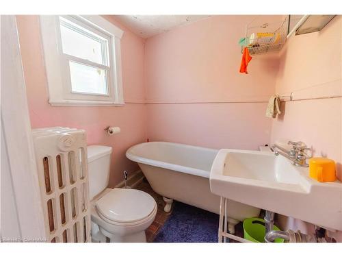 24 Burris Street, Hamilton, ON - Indoor Photo Showing Bathroom