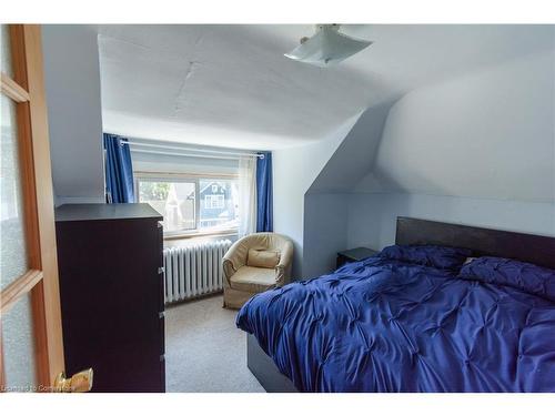 24 Burris Street, Hamilton, ON - Indoor Photo Showing Bedroom