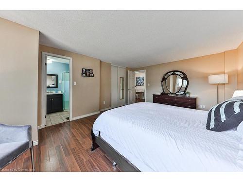 19-1675 Upper Gage Avenue, Hamilton, ON - Indoor Photo Showing Bedroom