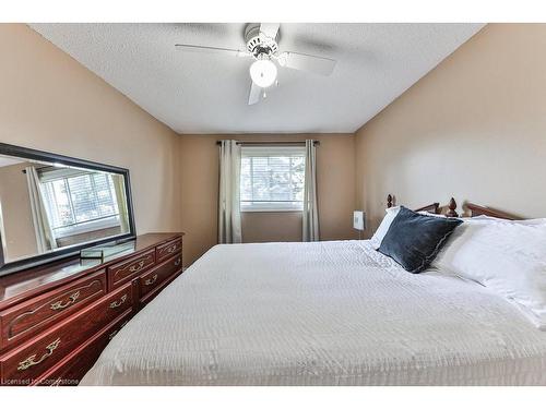 19-1675 Upper Gage Avenue, Hamilton, ON - Indoor Photo Showing Bedroom