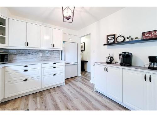 249 Fernwood Crescent, Hamilton, ON - Indoor Photo Showing Kitchen