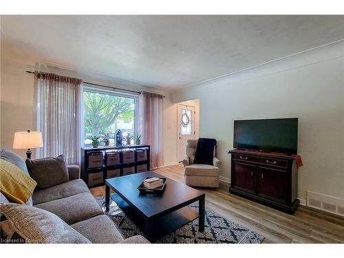 249 Fernwood Crescent, Hamilton, ON - Indoor Photo Showing Living Room