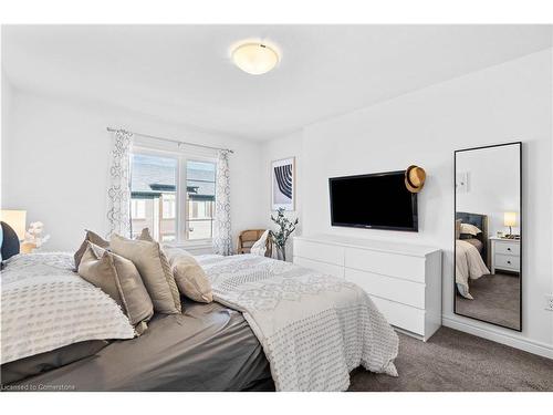 44-575 Woodward Avenue, Hamilton, ON - Indoor Photo Showing Bedroom