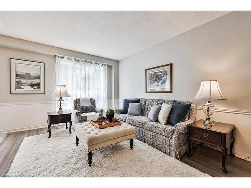 65-485 Green Road, Stoney Creek, ON - Indoor Photo Showing Living Room